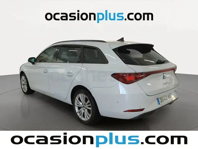 Usado Seat Leon Style 150 CV (110 kW) 2024 Blanco Familiar