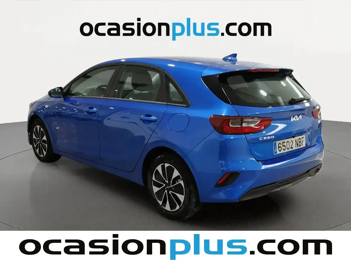 Usado Kia Ceed 100 CV (73 kW) 2025 Azul Utilitario