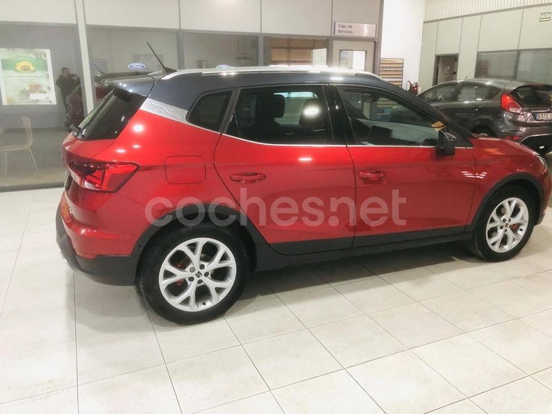 Usado Seat Arona FR 150 CV (110 kW) 2023 Granate SUV