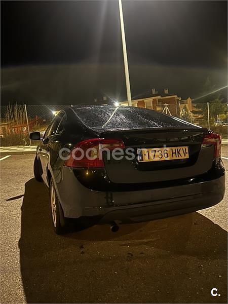 Usado Volvo S60 Momentum 136 CV (100 kW) 2012 Negro Berlina