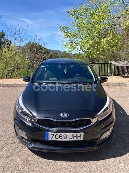 Usado Kia ProCeed 136 CV (100 kW) 2015 Negro Utilitario