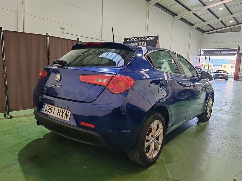 Usado Alfa Romeo Giulietta Distinctive 105 CV (77 kW) 2014 Azul Utilitario