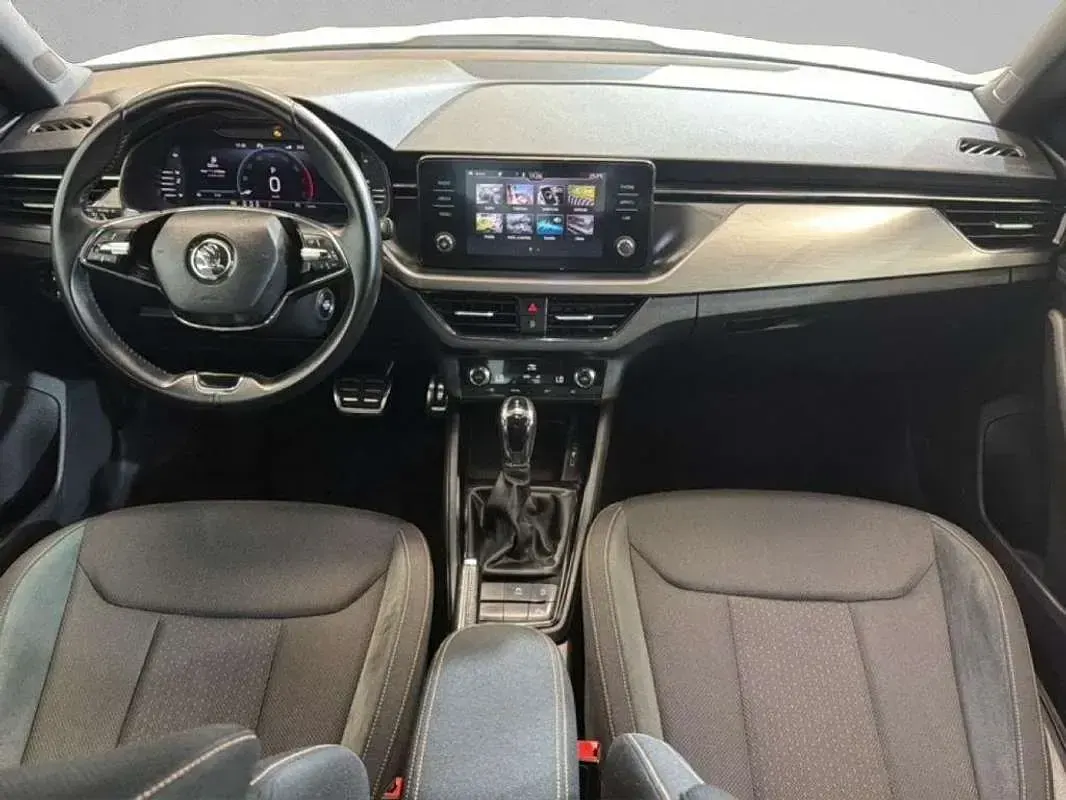 Usado Skoda Kamiq 110 CV (80 kW) 2022 Blanco SUV