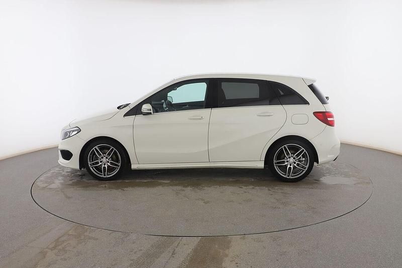 Usado Mercedes B220 AMG line 177 CV (130 kW) 2015 Blanco Monovolumen