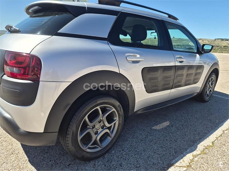 Usado Citroën C4 Cactus Feel 92 CV (67 kW) 2014 Gris / plata Utilitario
