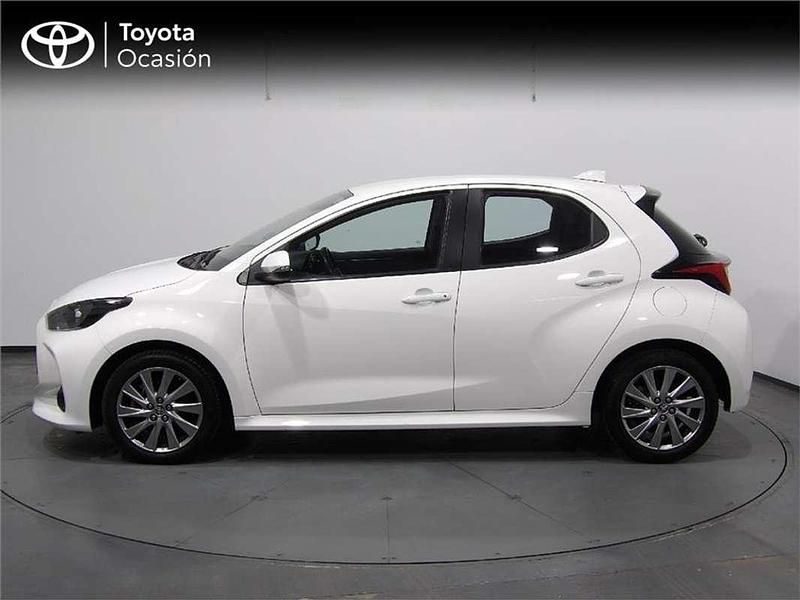 Usado Toyota Yaris Hybrid Active 116 CV (85 kW) 2022 Utilitario