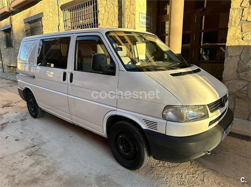 Begagnad VW Transporter 68 HK (50 kW) 2002 Grå Van