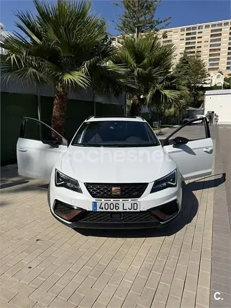Usado Seat Leon ST 4Drive 300 CV (220 kW) 2020 Blanco Familiar