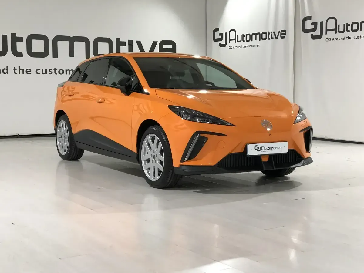 Occasion MG MG4 EV Luxury 150 kW (204 PK) 2023 Oranje Hatchback