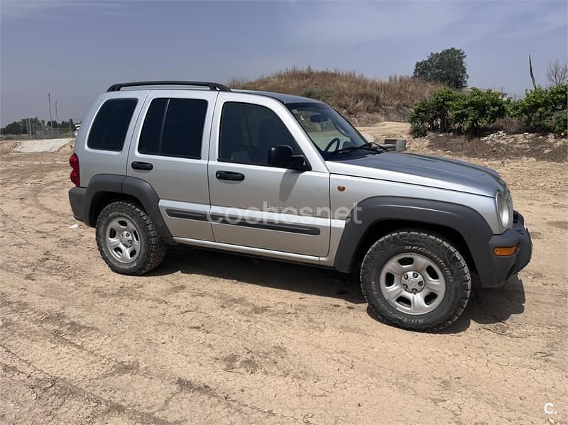 Gris / plata Usado 2003 Jeep Cherokee SUV | 10.500 € (Un poco caro) - Imagen 1/4