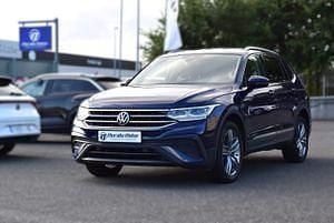 Azul metalizado Usado 2022 VW Tiguan Allspace Life SUV | 26.990 € (Precio justo) - Imagen 1/4