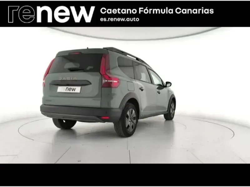 Usado Dacia Jogger Expression 100 CV (73 kW) 2025 Verde Monovolumen
