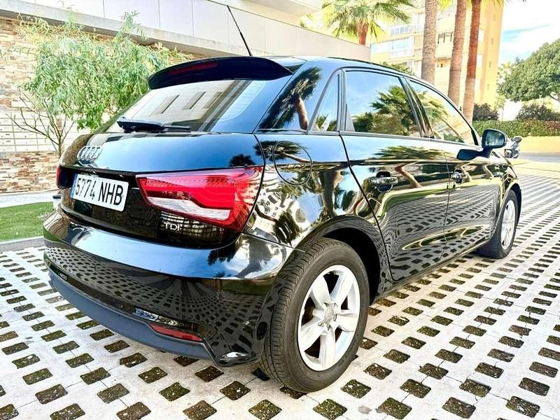 Usado Audi A1 Sportback Design 90 CV (66 kW) 2015 Negro Utilitario