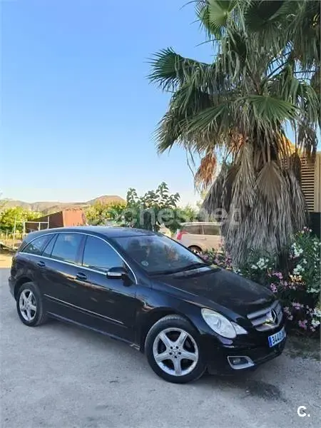 Usado Mercedes R320 224 CV (164 kW) 2007 Negro Familiar