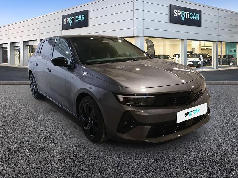 Usado Opel Astra 130 CV (95 kW) 2024 Gris Berlina