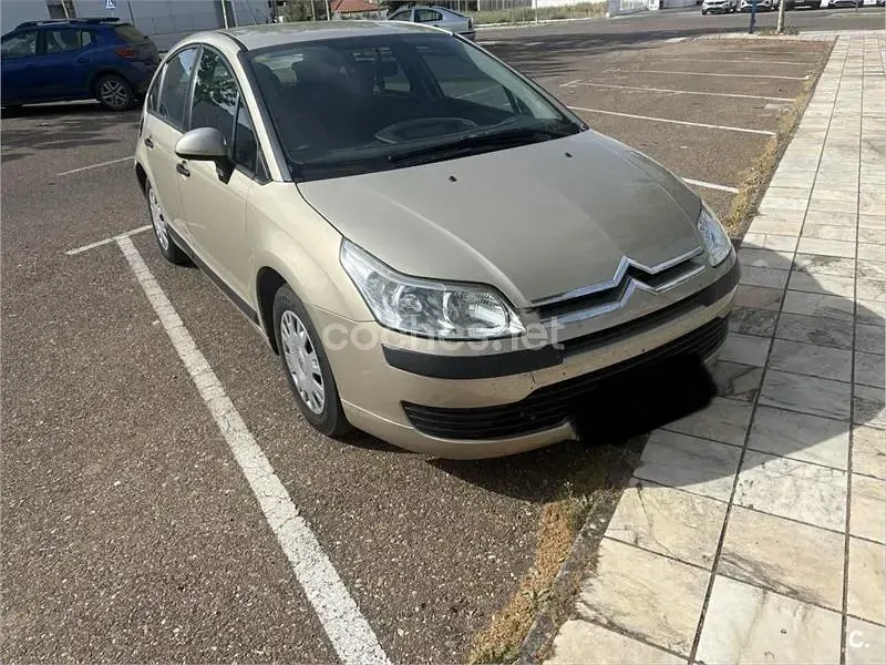 Usado Citroën C4 92 CV (67 kW) 2006 Beige Berlina