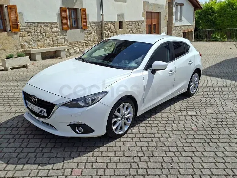 Usado Mazda 3 Luxury 150 CV (110 kW) 2015 Blanco Berlina