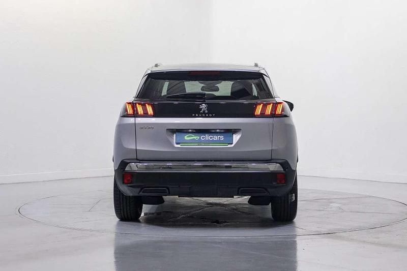 Usado Peugeot 3008 Allure 131 CV (96 kW) 2021 Plateado SUV
