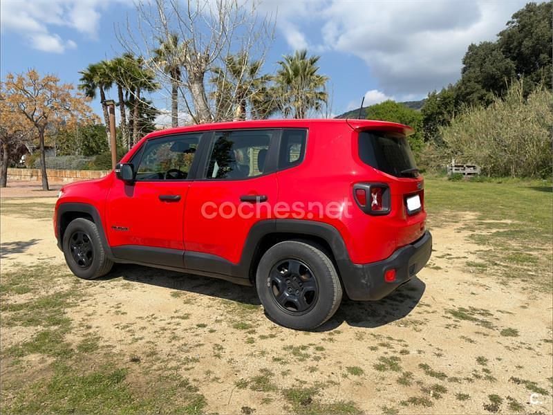 Usado Jeep Renegade Sport 120 CV (88 kW) 2020 Rojo SUV
