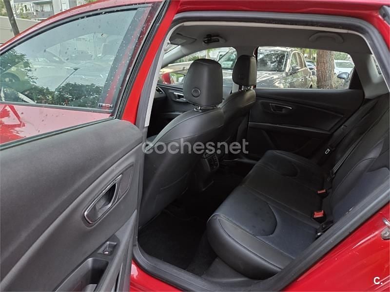 Usado Seat Leon I-Tech 105 CV (77 kW) 2014 Rojo Berlina