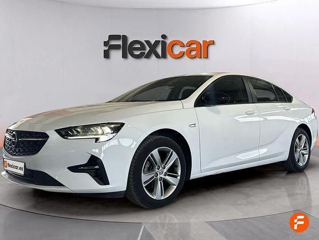 Usado Opel Insignia Innovation 136 CV (100 kW) 2020 Blanco
