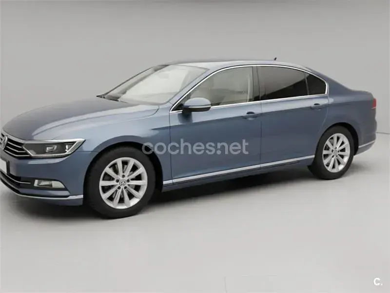 Usado VW Passat Sportline 150 CV (110 kW) 2017 Azul Berlina
