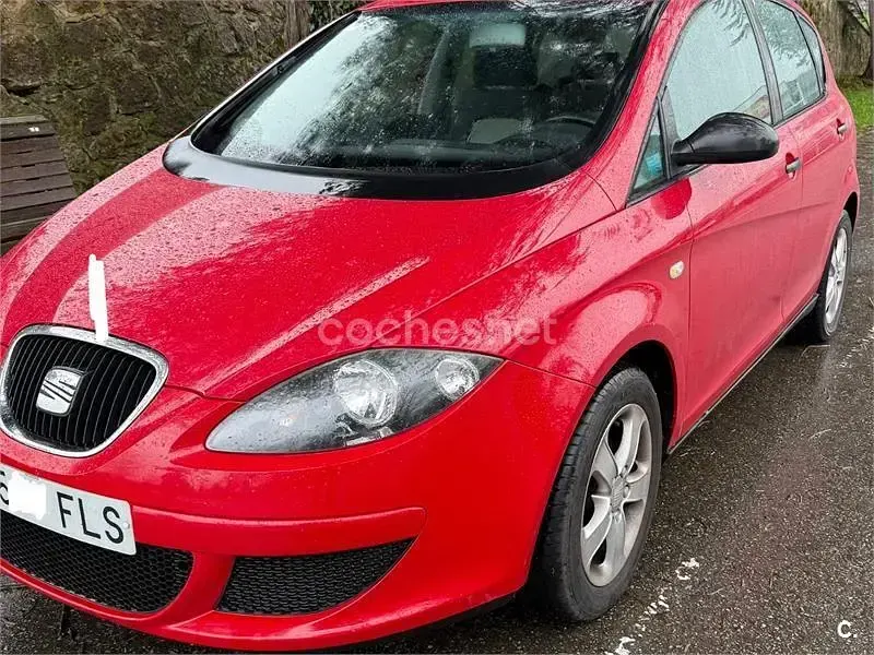 Usado Seat Altea Stylance 102 CV (75 kW) 2005 Rojo Monovolumen