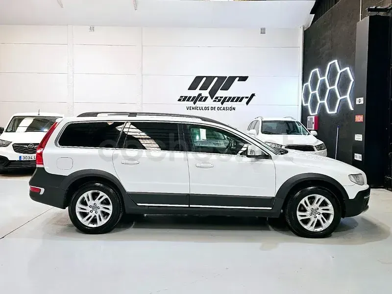 Usado Volvo XC70 Summum 181 CV (133 kW) 2015 Blanco Familiar
