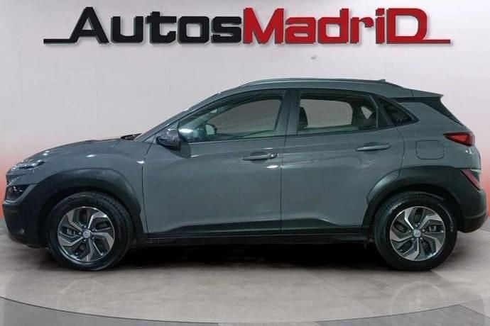 Usado Hyundai Kona Style 141 CV (103 kW) 2021 Gris SUV