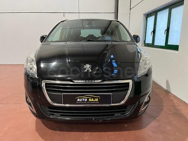 Usado Peugeot 5008 Active 120 CV (88 kW) 2015 Negro Monovolumen