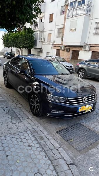 Negro Usado 2019 VW Passat Berlina | 15.500 € (Precio justo) - Imagen 1/4