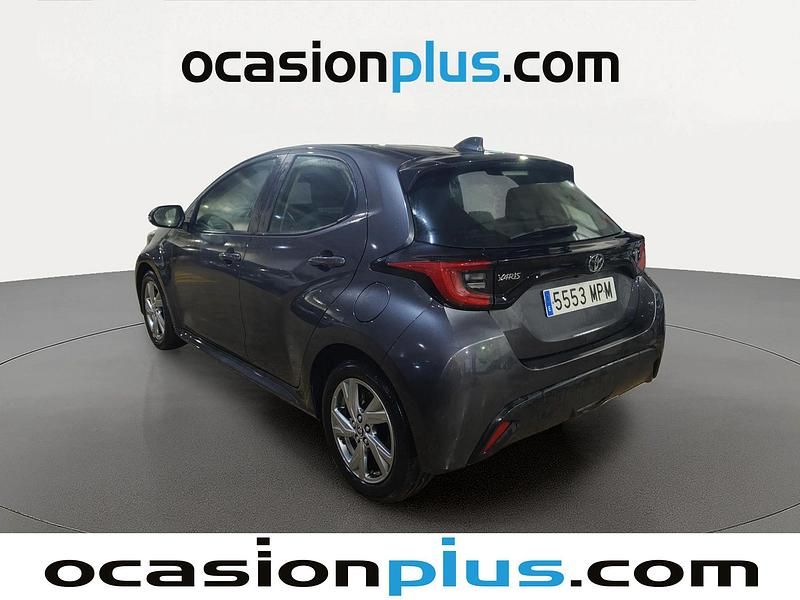 Usado Toyota Yaris Active 116 CV (85 kW) 2024 Gris Utilitario