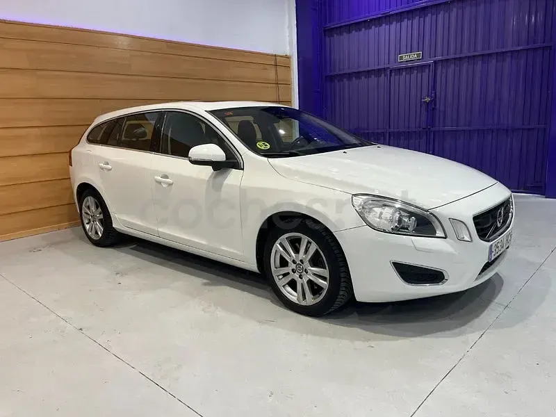 Usado Volvo V60 Summum 215 CV (158 kW) 2011 Blanco Familiar