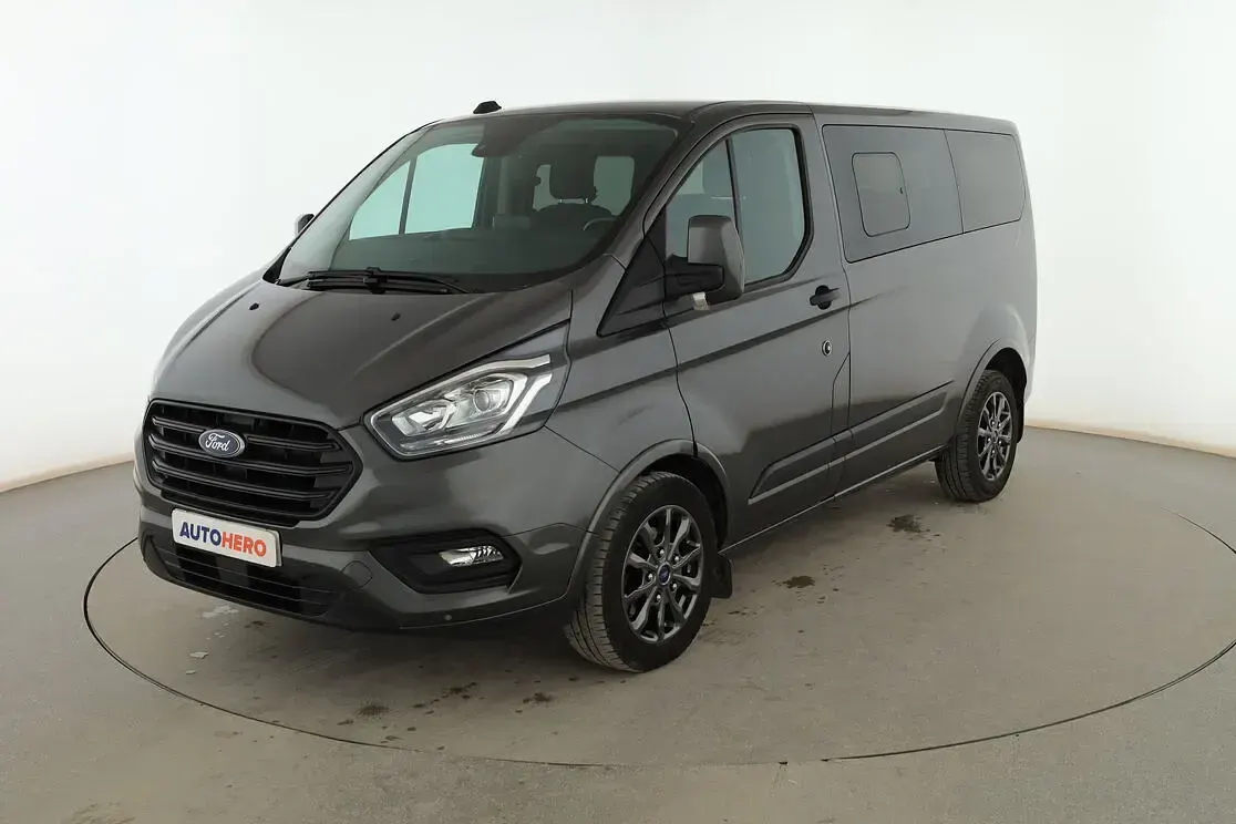 Usado Ford Tourneo Trend 130 CV (95 kW) 2022 Monovolumen