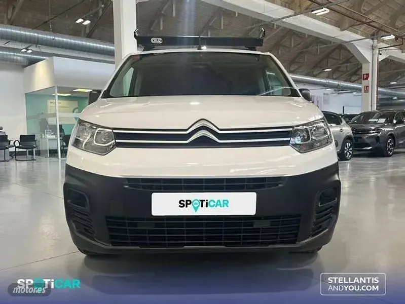 Usado Citroën Berlingo 76 CV (55 kW) 2021 Blanco Monovolumen