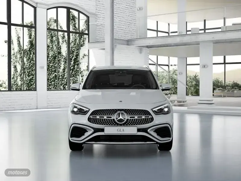 Usado Mercedes GLA220 190 CV (139 kW) 2024 Blanco SUV