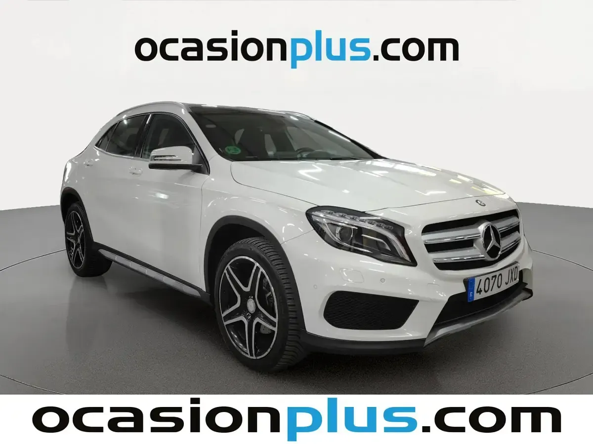 Usado Mercedes GLA220 AMG line 177 CV (130 kW) 2017 Blanco SUV