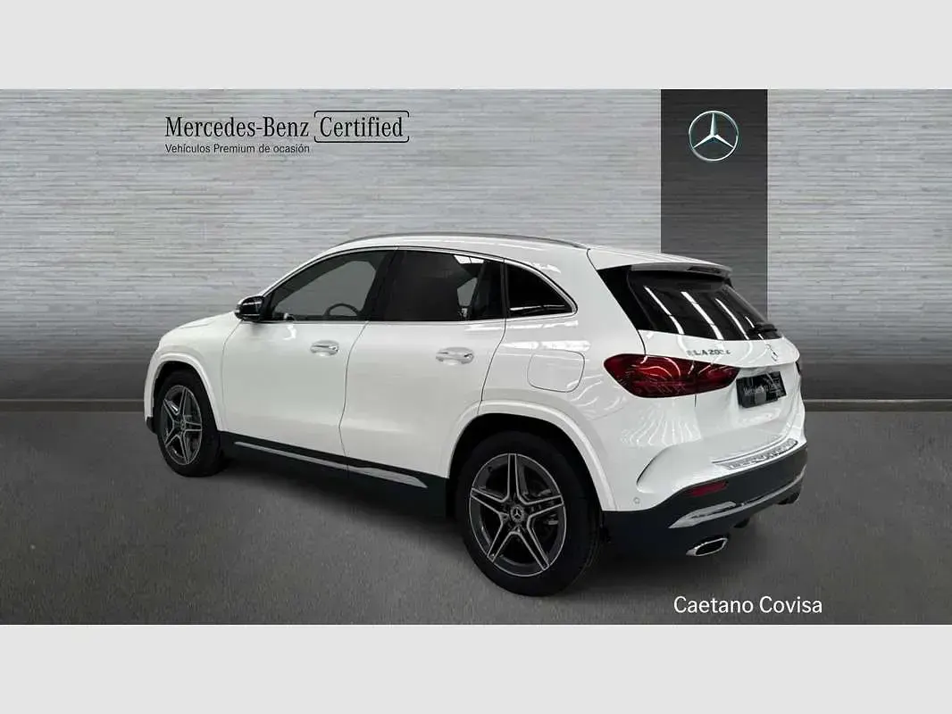 Usado Mercedes GLA200 150 CV (110 kW) 2025 Blanco SUV