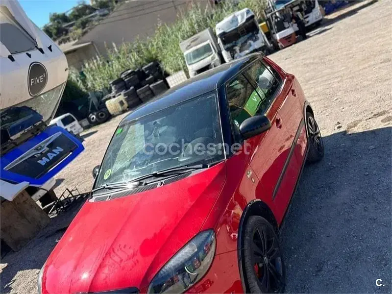 Usado Skoda Fabia Elegance 105 CV (77 kW) 2012 Rojo Berlina