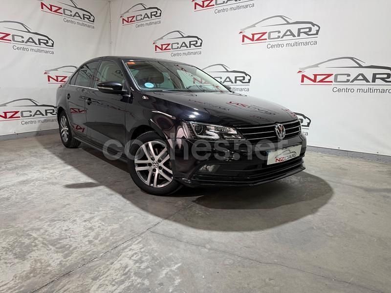 Usado VW Jetta Sportline 110 CV (80 kW) 2016 Negro Berlina