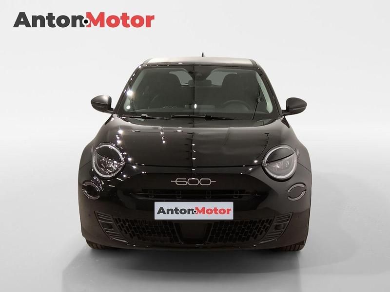Nuevo Fiat 600 100 CV (73 kW) 2025 Negro SUV