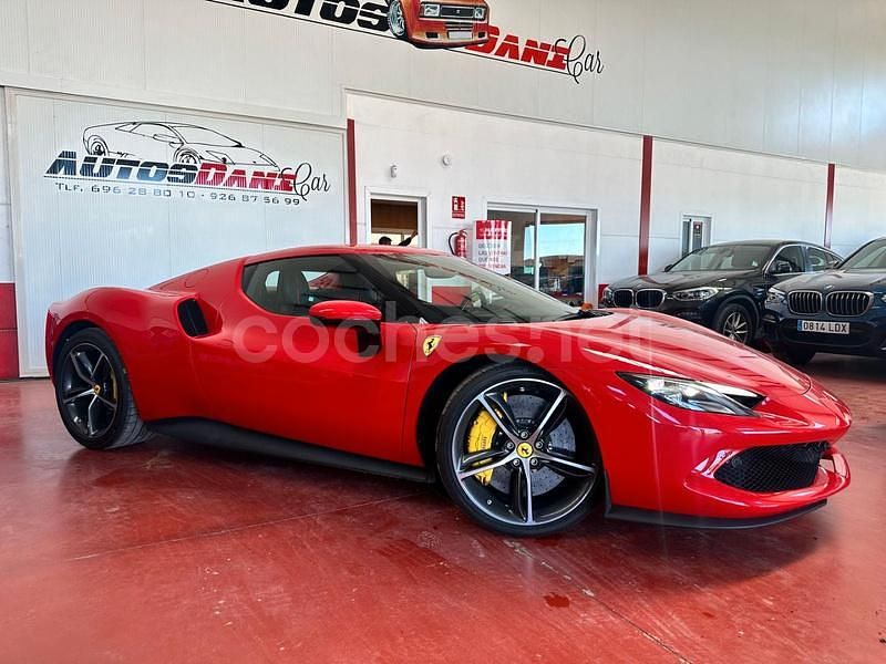 Usado Ferrari 296 830 CV (610 kW) 2023 Rojo Coupe