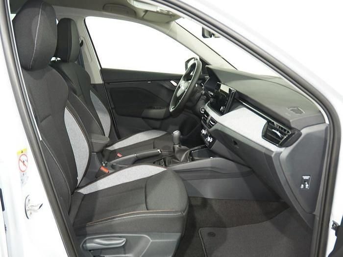 Usado Skoda Kamiq Selection 116 CV (85 kW) 2024 Blanco SUV