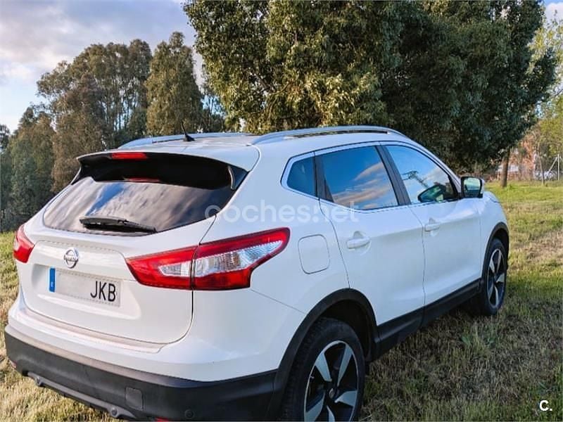 Usado Nissan Qashqai N-Connecta 130 CV (95 kW) 2015 Blanco SUV