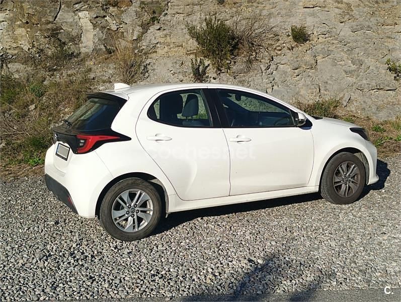 Usado Toyota Yaris 125 CV (91 kW) 2022 Blanco Utilitario