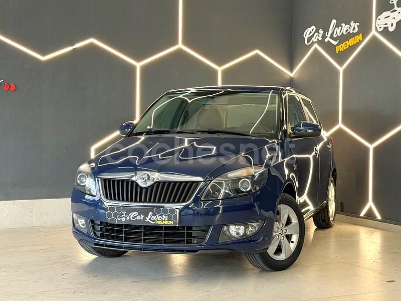 Usado Skoda Fabia 69 CV (50 kW) 2015 Azul Berlina