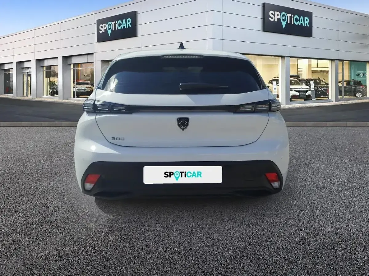 Usado Peugeot 308 Active 130 CV (95 kW) 2022 Blanco Berlina