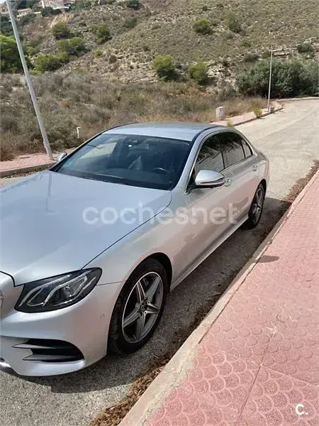 Usado Mercedes E220 194 CV (142 kW) 2019 Gris / plata Berlina