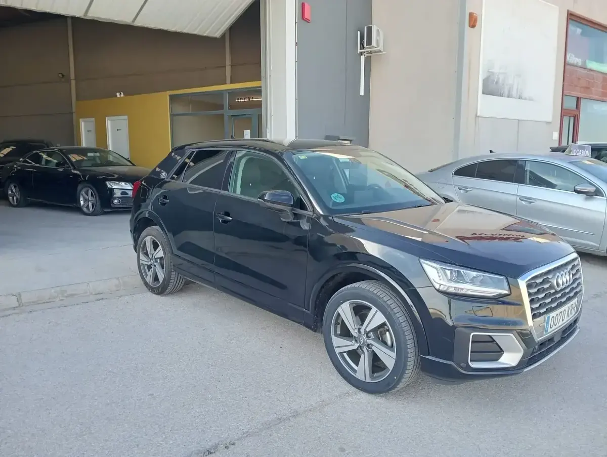 Usado Audi Q2 Design 116 CV (85 kW) 2018 Negro SUV