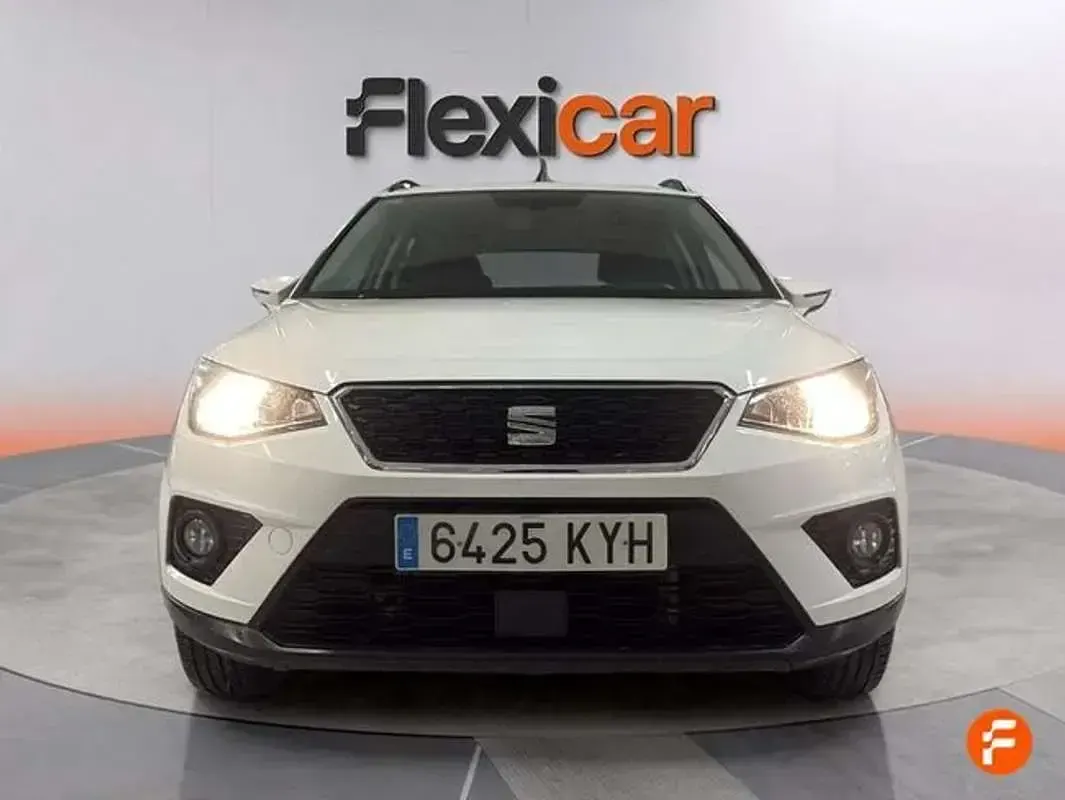 Usado Seat Arona Ecomotive 95 CV (69 kW) 2019 Blanco SUV